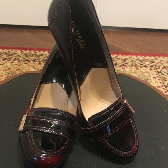 Michael Kors Oxford Patent Chunky Heel Pumps - Picture 2 of 8